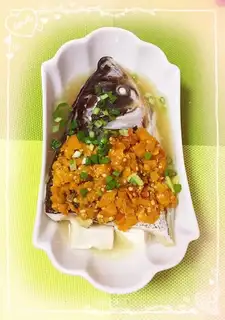 Gold-cracked pepper and tofu