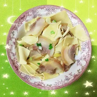 A thousand pieces of salted meat
