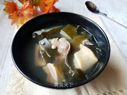 Pork conch chord soup