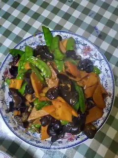 Dutch beans for wood carrots