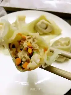 Carrot shrimp and pork dumplings