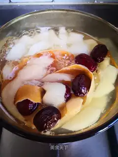 Ice cream, pear soup