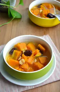 Pumpkin's red-tree soup