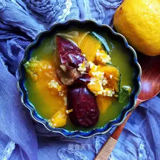 Red-tree pumpkin rice soup