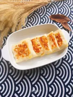 Worm-eating eggcake