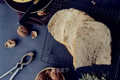 Banana pecan bread