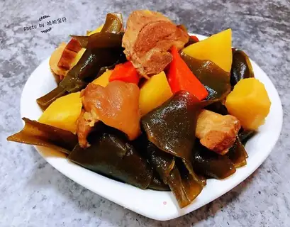 Pork elbow soup