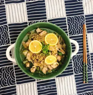 Chicken breast quinoa salad