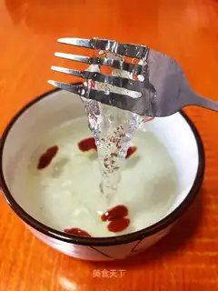 Cooking snow oats with pots