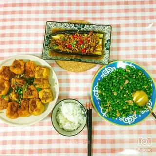 Meat and eggplant