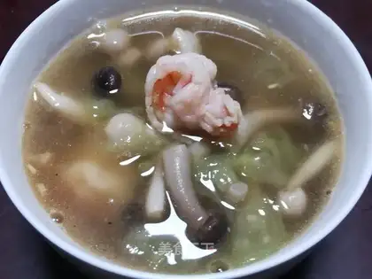 Smelt mushroom shrimp soup