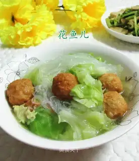 A fan of gold fish eggs and cabbage