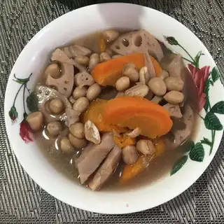 Peanut Lotus soup