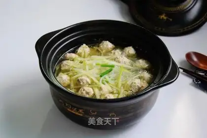 Blue radish Maroon fan soup