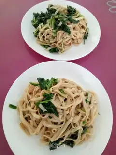 Noodle with sesame sauce
