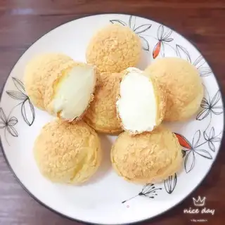 Cream cream puff