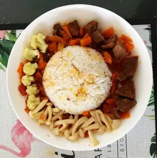 Three-veal beef gravy