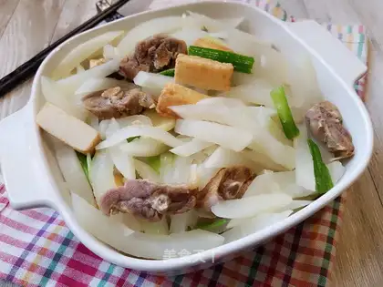Duck-legged fish boiled radish