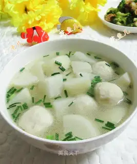 Fishball radish soup