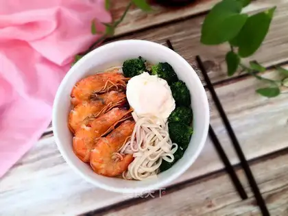 Shrimp noodles