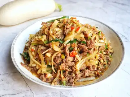 Beef with radish