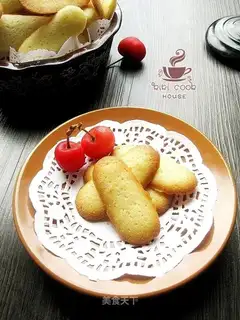 Egg-cracker