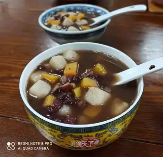 Red bean crotch omelet soup