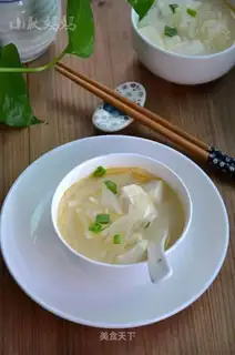 Roach tofu shrimp soup