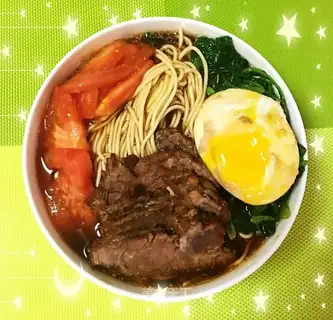 Pineseed egg beef noodles