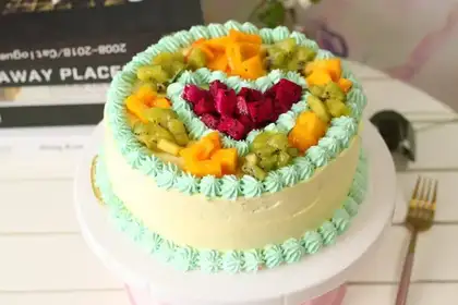 Eight-inch cream fruit cake