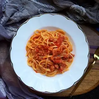 Tomato sauce pasta