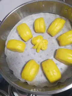 Pumpkin buns