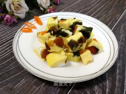 Three-coloured eggs