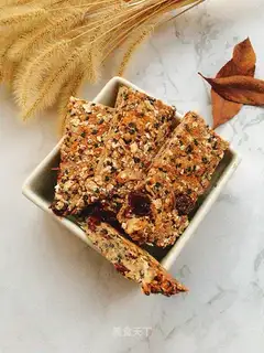 Almond oatmeal energy bar