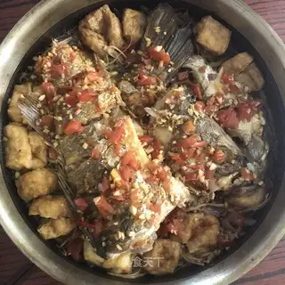 A pan of garlic