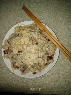 Chicken-leged cabbage egg fried rice