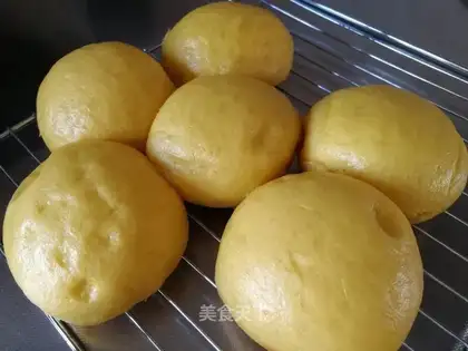 Pumpkin buns
