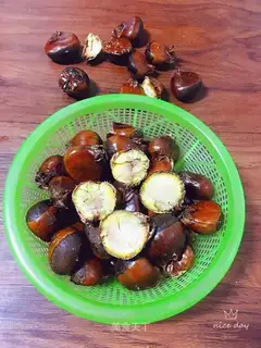 White sugar roasted chestnuts