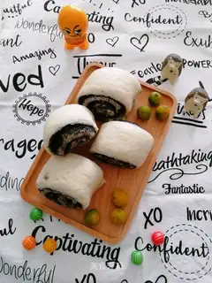 Black sesame sauce rolls