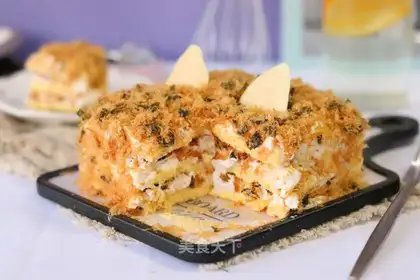 Seaweed pine cream cake