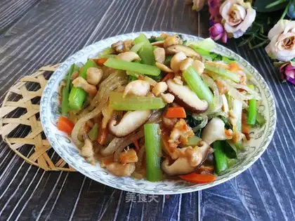 Chicken-vegetated powder