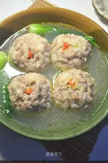 Crab and yellow lion head