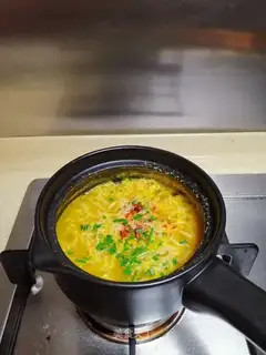 Gold and rice powder