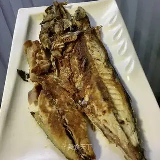 Dry-fried mackerel