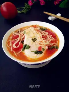 Tomato noodle soup