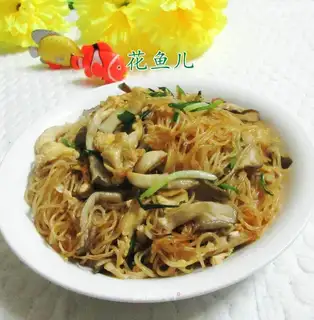 Duck eggs, fried rice noodles