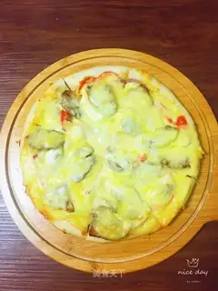 Charcoal chicken pizza