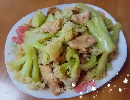 Spaghetti with chicken gravy