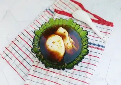 Red sugar eggs