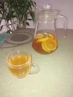 Lemon honey tea